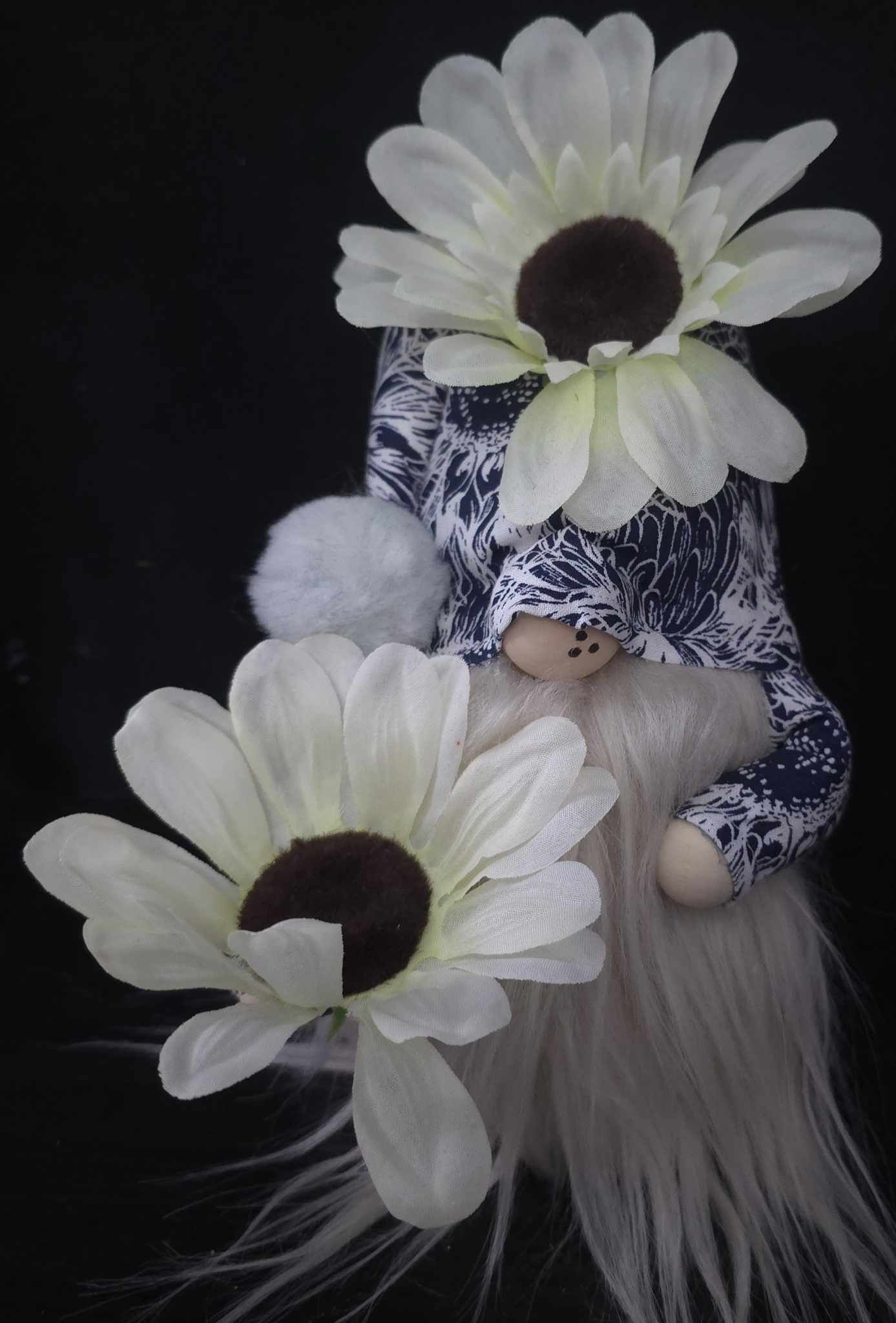 White/Blue Sunflower Gnome