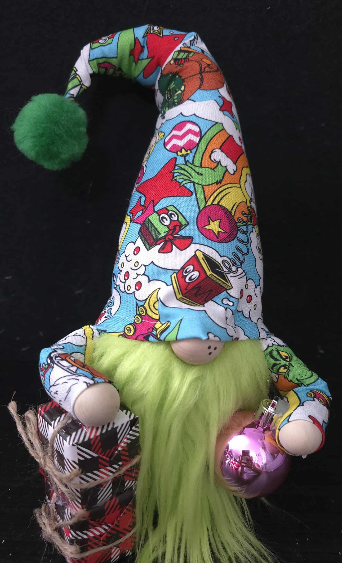Grinch with Presents Gnome